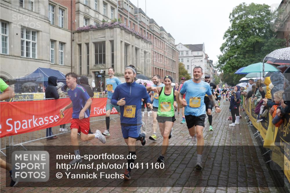 13.09.2026 - Kiel Lauf Yannick Fuchs http://msf.ph/oto/10411160 13.09.2026 10:42:10 Ziel 150, 294, 1755, 2665, 2819, 2972, 3212, 3254, 3372, 3985, 4399, 4475, 4513, 4604, 4919, 5155, 5669, 5749, 6175, 6236, 6587, 6677, 6678, 7051, 7475, 8034, 9147, 9391, 9420, 9595, 9712, 9920, 10452, 10725, 10877, 11175, 12639, 214, 580, 604, 698, 811, 1206, 1330, 1416, 1445, 1507, 1772, 2013, 2375, 2387, 2532, 2535, 2547, 2667, 2927, 3188, 3249, 3329, 3330, 3351, 3372, 4559, 4895, 4959, 5108, 5158, 5265, 5322, 6165, 6564, 6656, 6917, 6960, 239, 757, 1638, 2224, 2314 meine-sportfotos.de