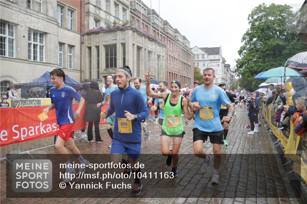 13.09.2026 - Kiel Lauf Yannick Fuchs http://msf.ph/oto/10411163 13.09.2026 10:42:11 Ziel 150, 294, 1328, 1755, 2665, 2819, 2972, 3212, 3254, 3985, 4399, 4475, 4513, 4604, 4919, 5155, 5669, 5749, 6175, 6236, 6587, 6677, 6678, 7051, 7475, 8034, 9391, 9420, 9595, 9635, 9712, 9920, 10452, 10725, 10877, 11175, 214, 580, 604, 698, 811, 1206, 1330, 1416, 1445, 1507, 1755, 1772, 2013, 2375, 2387, 2532, 2535, 2547, 2667, 2927, 3188, 3249, 3329, 3330, 3351, 3372, 3985, 4559, 4895, 4959, 5108, 5158, 5265, 5322, 5749, 6165, 6564, 6656, 6917, 6960, 239, 757, 1638, 2224, 2314 meine-sportfotos.de
