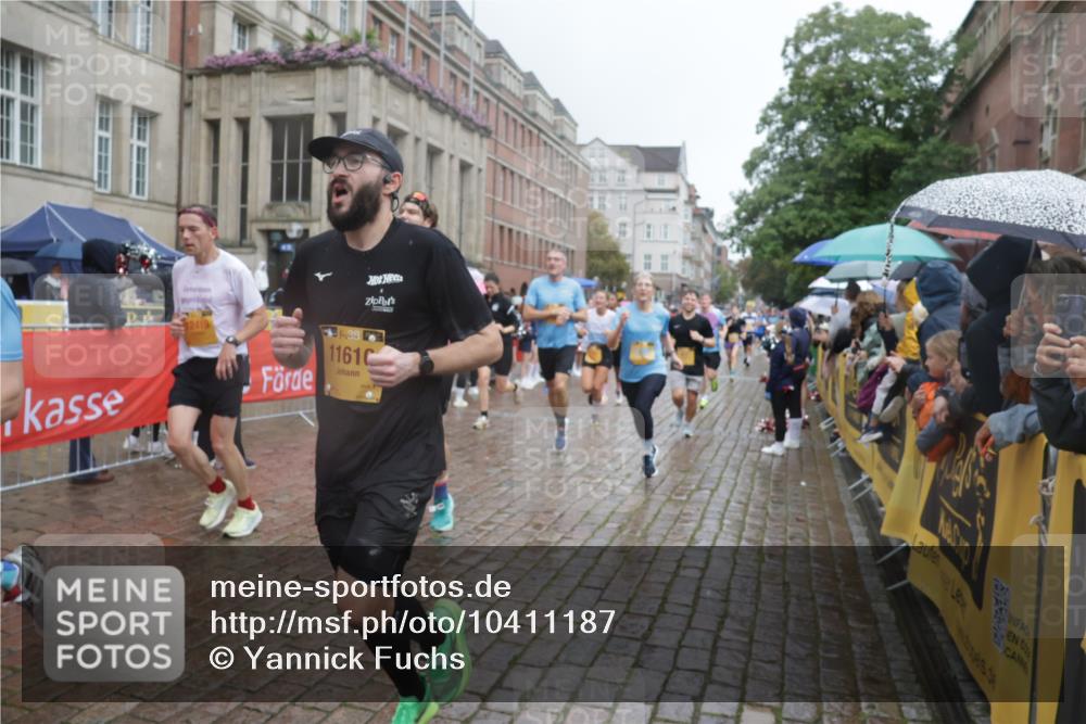 13.09.2026 - Kiel Lauf Yannick Fuchs http://msf.ph/oto/10411187 13.09.2026 10:42:12 Ziel 150, 239, 294, 1328, 2665, 2819, 2972, 3212, 3254, 3367, 4399, 4475, 4513, 4604, 4919, 5155, 5669, 5802, 6175, 6236, 6587, 6677, 6678, 7051, 7475, 8034, 9391, 9420, 9595, 9635, 9712, 9920, 10452, 10465, 10877, 11175, 214, 580, 698, 811, 1206, 1330, 1416, 1445, 1507, 1755, 1772, 2013, 2375, 2387, 2535, 2547, 2667, 2927, 3188, 3212, 3249, 3330, 3351, 3372, 3985, 4559, 4895, 4959, 5108, 5158, 5265, 5322, 5749, 6165, 6564, 6656, 6917, 6960, 757, 1638, 2224, 2314, 3821, 4451, 811 meine-sportfotos.de