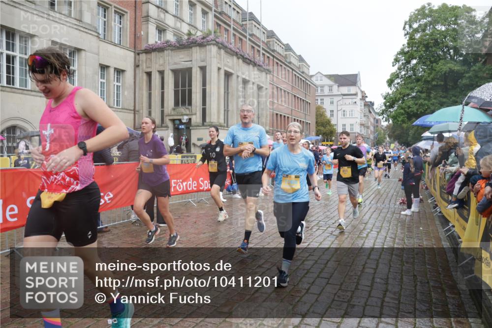 13.09.2026 - Kiel Lauf Yannick Fuchs http://msf.ph/oto/10411201 13.09.2026 10:42:13 Ziel 150, 239, 294, 1328, 2665, 2819, 2972, 3254, 3367, 4399, 4475, 4513, 4604, 4919, 5155, 5669, 5802, 6020, 6175, 6236, 6587, 6677, 6678, 7051, 7475, 8034, 9420, 9595, 9635, 9712, 9920, 10452, 10465, 10877, 11175, 580, 698, 811, 1206, 1330, 1416, 1445, 1507, 1755, 2013, 2375, 2387, 2535, 2547, 2667, 2819, 2927, 3188, 3212, 3249, 3351, 3372, 3985, 4559, 4895, 4959, 5108, 5158, 5265, 5322, 5749, 6165, 6236, 6564, 6656, 6917, 6960, 757, 1638, 2224, 2314, 2507, 3821, 4451, 811 meine-sportfotos.de