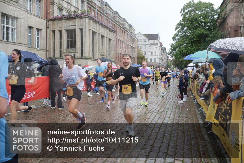 13.09.2026 - Kiel Lauf Yannick Fuchs http://msf.ph/oto/10411215 13.09.2026 10:42:14 Ziel 150, 239, 294, 1328, 2665, 2820, 2972, 3254, 3367, 4399, 4475, 4513, 4604, 4919, 5155, 5669, 5802, 6020, 6175, 6587, 6677, 6678, 7475, 8034, 9420, 9635, 9712, 9920, 10452, 10465, 11175, 580, 698, 811, 1206, 1330, 1416, 1445, 1507, 1755, 2013, 2375, 2387, 2535, 2547, 2667, 2819, 2927, 3188, 3212, 3249, 3351, 3372, 3985, 4559, 4895, 4959, 5108, 5158, 5265, 5322, 5749, 6165, 6236, 6564, 6656, 6917, 6960, 757, 1638, 2224, 2314, 2507, 3821, 4451, 811, 10960 meine-sportfotos.de