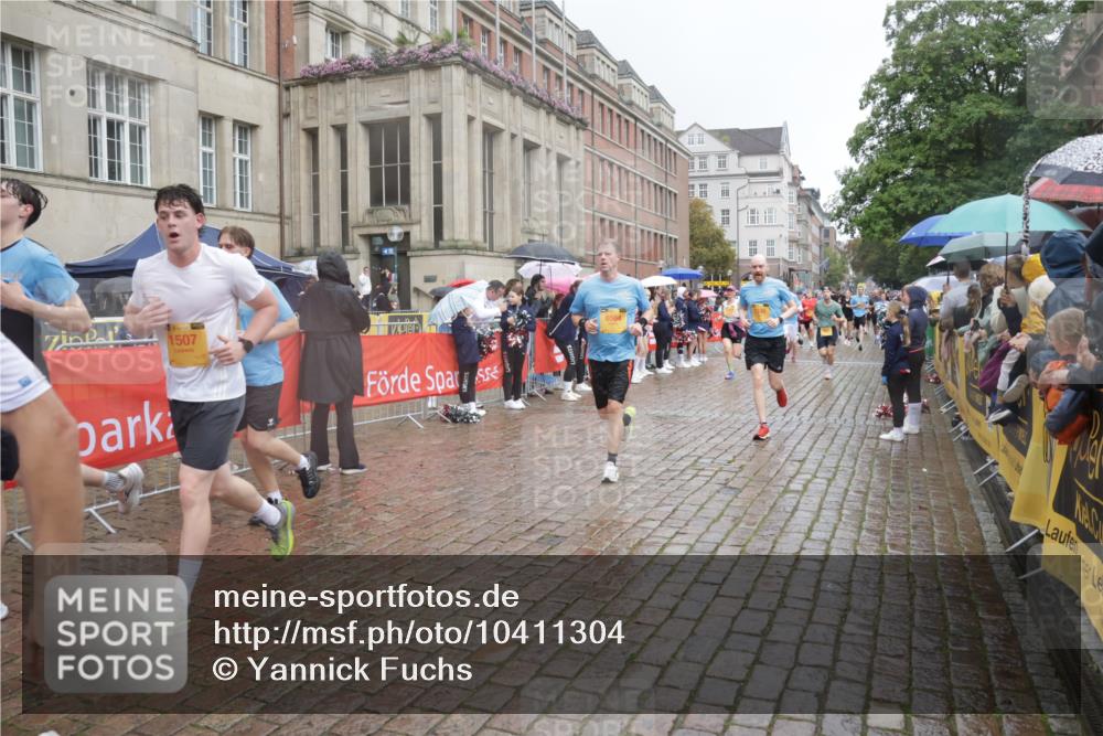 13.09.2026 - Kiel Lauf Yannick Fuchs http://msf.ph/oto/10411304 13.09.2026 10:42:21 Ziel 239, 294, 1245, 1328, 1638, 2224, 2314, 2820, 2972, 3254, 3367, 4919, 5802, 6020, 6677, 6678, 7299, 7586, 8304, 9135, 9152, 9420, 9548, 9635, 9712, 10465, 10625, 11148, 11175, 12619, 150, 580, 698, 1206, 1330, 1416, 1507, 1755, 2013, 2375, 2535, 2547, 2665, 2667, 2819, 2927, 3188, 3212, 3372, 3985, 4399, 4475, 4513, 4559, 4604, 5155, 5265, 5322, 5669, 5749, 6175, 6236, 6564, 6587, 6656, 6917, 757, 2507, 3821, 4451, 811, 3351, 10960 meine-sportfotos.de