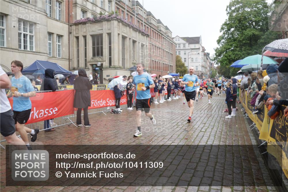 13.09.2026 - Kiel Lauf Yannick Fuchs http://msf.ph/oto/10411309 13.09.2026 10:42:21 Ziel 239, 294, 1245, 1328, 1638, 2224, 2314, 2820, 2972, 3254, 3367, 4919, 5802, 6020, 6677, 6678, 7299, 7586, 8304, 9135, 9152, 9420, 9548, 9635, 9712, 10465, 10625, 11148, 11175, 12619, 150, 580, 698, 1206, 1330, 1416, 1507, 1755, 2013, 2375, 2535, 2547, 2665, 2667, 2819, 2927, 3188, 3212, 3372, 3985, 4399, 4475, 4513, 4559, 4604, 5155, 5265, 5322, 5669, 5749, 6175, 6236, 6564, 6587, 6656, 6917, 757, 2507, 3821, 4451, 811, 3351, 10960 meine-sportfotos.de