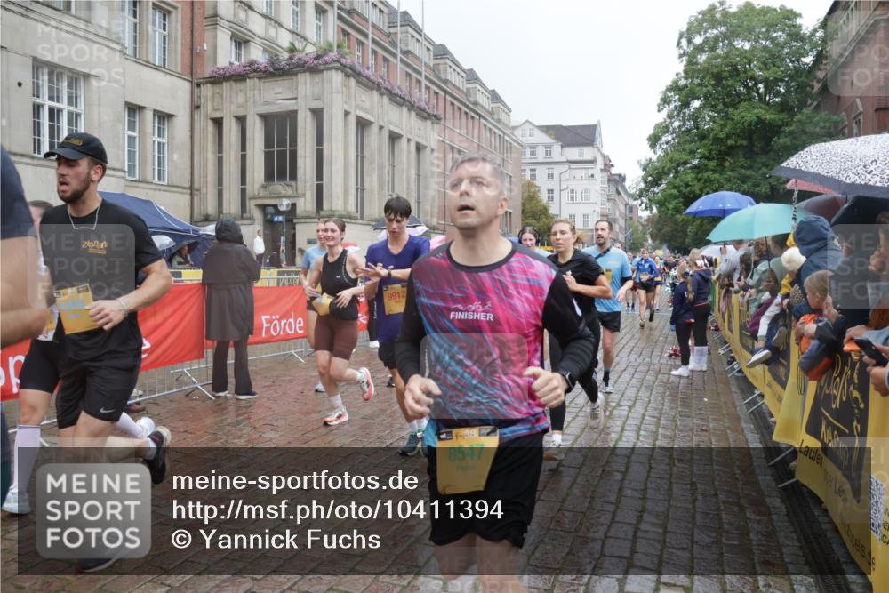 13.09.2026 - Kiel Lauf Yannick Fuchs http://msf.ph/oto/10411394 13.09.2026 10:42:31 Ziel 757, 1638, 2224, 2314, 2507, 2745, 3821, 4034, 4320, 4352, 4451, 5476, 5636, 5877, 6088, 6196, 6615, 7187, 7299, 7586, 8304, 8318, 8418, 8458, 8758, 8847, 9135, 9152, 9548, 10112, 10272, 10328, 10558, 10625, 10724, 11148, 11770, 12619, 150, 239, 294, 580, 1245, 1328, 1416, 1755, 2375, 2665, 2667, 2819, 2820, 2972, 3188, 3212, 3254, 3367, 3372, 3985, 4399, 4475, 4513, 4604, 4919, 5155, 5265, 5322, 5669, 5749, 5802, 6020, 6175, 6236, 6587, 6677, 6678, 9152, 3188, 5265 meine-sportfotos.de