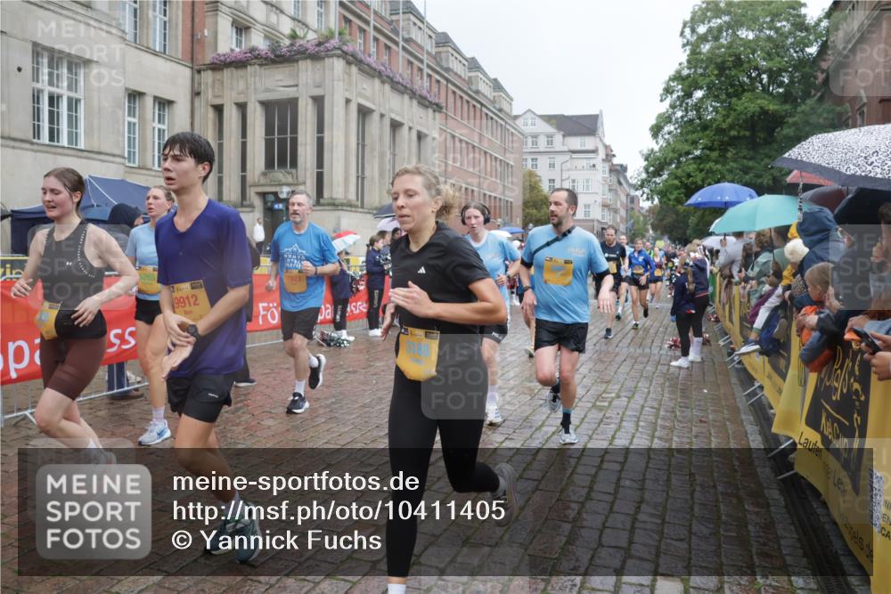 13.09.2026 - Kiel Lauf Yannick Fuchs http://msf.ph/oto/10411405 13.09.2026 10:42:31 Ziel 757, 1638, 2224, 2314, 2507, 2745, 3821, 4034, 4320, 4352, 4451, 5476, 5636, 5877, 6088, 6196, 6615, 7187, 7299, 7586, 8304, 8318, 8418, 8458, 8758, 8847, 9135, 9152, 9548, 10112, 10272, 10328, 10558, 10625, 10724, 11148, 11770, 12619, 150, 239, 294, 580, 1245, 1328, 1416, 1755, 2375, 2665, 2667, 2819, 2820, 2972, 3188, 3212, 3254, 3367, 3372, 3985, 4399, 4475, 4513, 4604, 4919, 5155, 5265, 5322, 5669, 5749, 5802, 6020, 6175, 6236, 6587, 6677, 6678, 9152, 3188, 5265 meine-sportfotos.de