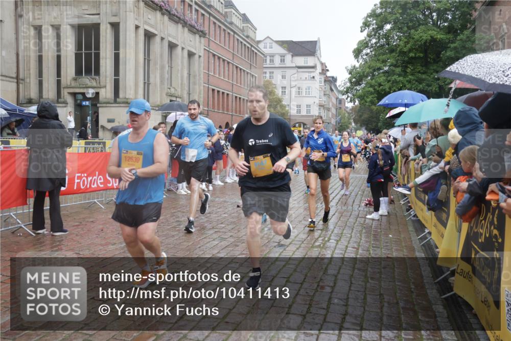 13.09.2026 - Kiel Lauf Yannick Fuchs http://msf.ph/oto/10411413 13.09.2026 10:42:33 Ziel 757, 1638, 2507, 2745, 3474, 3821, 4034, 4320, 4352, 4451, 5476, 5636, 5877, 5952, 6088, 6196, 6615, 7187, 7586, 8304, 8318, 8418, 8458, 8758, 8847, 9135, 10112, 10272, 10328, 10558, 10724, 11148, 11770, 12001, 12619, 150, 239, 294, 580, 1245, 1328, 1755, 2224, 2314, 2665, 2819, 2820, 2972, 3212, 3254, 3367, 3372, 3985, 4399, 4475, 4513, 4604, 4919, 5155, 5669, 5749, 5802, 6020, 6175, 6236, 6587, 6677, 6678, 7299, 9152, 3188, 5265 meine-sportfotos.de