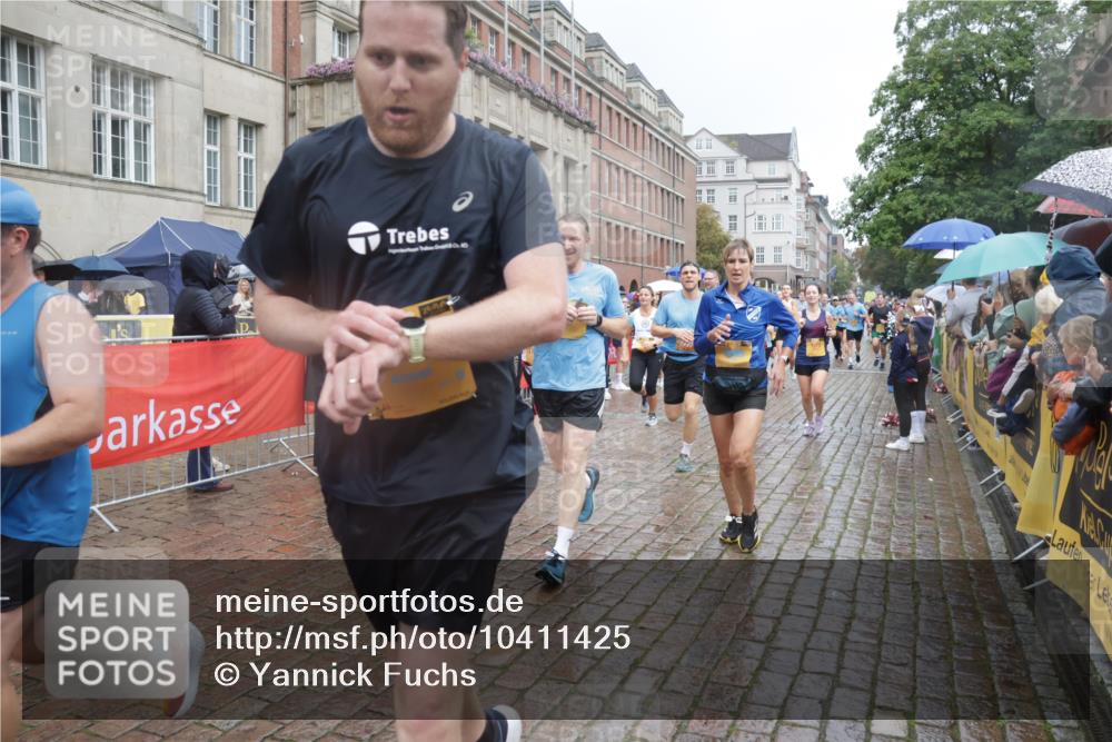 13.09.2026 - Kiel Lauf Yannick Fuchs http://msf.ph/oto/10411425 13.09.2026 10:42:34 Ziel 757, 1638, 2507, 2745, 3474, 3821, 4034, 4320, 4352, 4451, 5476, 5636, 5877, 5952, 6088, 6196, 6615, 7187, 7586, 7685, 8304, 8318, 8418, 8458, 8635, 8758, 8847, 10112, 10272, 10328, 10558, 10724, 11770, 12001, 12155, 12619, 150, 239, 294, 1245, 1328, 1755, 2224, 2314, 2665, 2819, 2820, 2972, 3212, 3254, 3367, 3372, 3985, 4399, 4475, 4513, 4604, 4919, 5155, 5669, 5749, 5802, 6020, 6175, 6236, 6587, 6677, 6678, 7299, 7586, 8304, 9152, 3188, 5265 meine-sportfotos.de