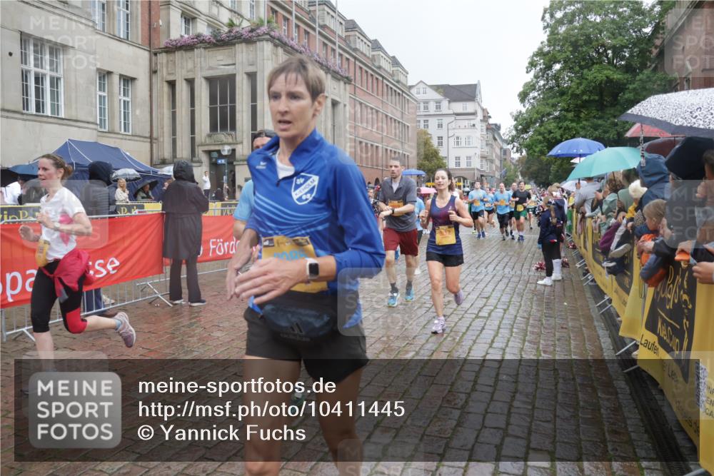 13.09.2026 - Kiel Lauf Yannick Fuchs http://msf.ph/oto/10411445 13.09.2026 10:42:35 Ziel 757, 1638, 2507, 2745, 3036, 3474, 3821, 4034, 4320, 4352, 4451, 5476, 5636, 5877, 5952, 6088, 6196, 6615, 7014, 7187, 7685, 8318, 8418, 8458, 8635, 8758, 8847, 10112, 10272, 10328, 10558, 10724, 11770, 12001, 12155, 12619, 150, 239, 294, 1245, 1328, 1755, 2224, 2314, 2665, 2819, 2820, 2972, 3212, 3254, 3367, 3372, 3985, 4399, 4475, 4513, 4604, 4919, 5155, 5669, 5749, 5802, 6020, 6175, 6236, 6587, 6677, 6678, 7299, 7586, 8304, 9152, 3188, 5265 meine-sportfotos.de
