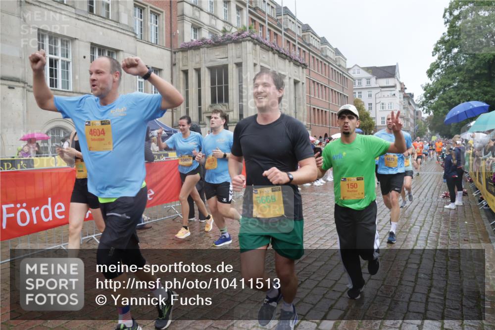 13.09.2026 - Kiel Lauf Yannick Fuchs http://msf.ph/oto/10411513 13.09.2026 10:42:40 Ziel 757, 1680, 1975, 2239, 2273, 2507, 3036, 3474, 3821, 4320, 4352, 4451, 5450, 5476, 5911, 5933, 5952, 6088, 6147, 6196, 6320, 6567, 6615, 6839, 7014, 7685, 8418, 8458, 8635, 8758, 8847, 10112, 10272, 10328, 10558, 10711, 11164, 11770, 12001, 12155, 150, 239, 294, 757, 1245, 1328, 1638, 2224, 2314, 2665, 2745, 2820, 2972, 3254, 3367, 4034, 4320, 4352, 4399, 4475, 4513, 4604, 4919, 5155, 5636, 5669, 5802, 5877, 6020, 6088, 6175, 6587, 6677, 6678, 7187, 7299, 7586, 8304, 9152 meine-sportfotos.de