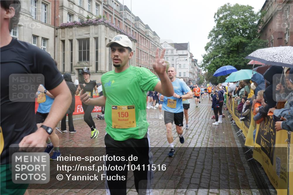 13.09.2026 - Kiel Lauf Yannick Fuchs http://msf.ph/oto/10411516 13.09.2026 10:42:40 Ziel 757, 1680, 1975, 2239, 2273, 2507, 3036, 3474, 3821, 4320, 4352, 4451, 5450, 5476, 5911, 5933, 5952, 6088, 6147, 6196, 6320, 6567, 6615, 6839, 7014, 7685, 8418, 8458, 8635, 8758, 8847, 10112, 10272, 10328, 10558, 10711, 11164, 11770, 12001, 12155, 150, 239, 294, 757, 1245, 1328, 1638, 2224, 2314, 2665, 2745, 2820, 2972, 3254, 3367, 4034, 4320, 4352, 4399, 4475, 4513, 4604, 4919, 5155, 5636, 5669, 5802, 5877, 6020, 6088, 6175, 6587, 6677, 6678, 7187, 7299, 7586, 8304, 9152 meine-sportfotos.de