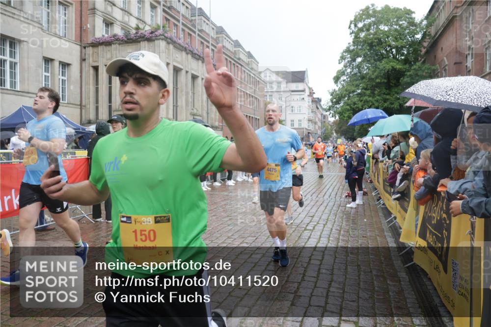 13.09.2026 - Kiel Lauf Yannick Fuchs http://msf.ph/oto/10411520 13.09.2026 10:42:40 Ziel 757, 1680, 1975, 2239, 2273, 2507, 3036, 3474, 3821, 4320, 4352, 4451, 5450, 5476, 5911, 5933, 5952, 6088, 6147, 6196, 6320, 6567, 6615, 6839, 7014, 7685, 8418, 8458, 8635, 8758, 8847, 10112, 10272, 10328, 10558, 10711, 11164, 11770, 12001, 12155, 150, 239, 294, 757, 1245, 1328, 1638, 2224, 2314, 2665, 2745, 2820, 2972, 3254, 3367, 4034, 4320, 4352, 4399, 4475, 4513, 4604, 4919, 5155, 5636, 5669, 5802, 5877, 6020, 6088, 6175, 6587, 6677, 6678, 7187, 7299, 7586, 8304, 9152 meine-sportfotos.de