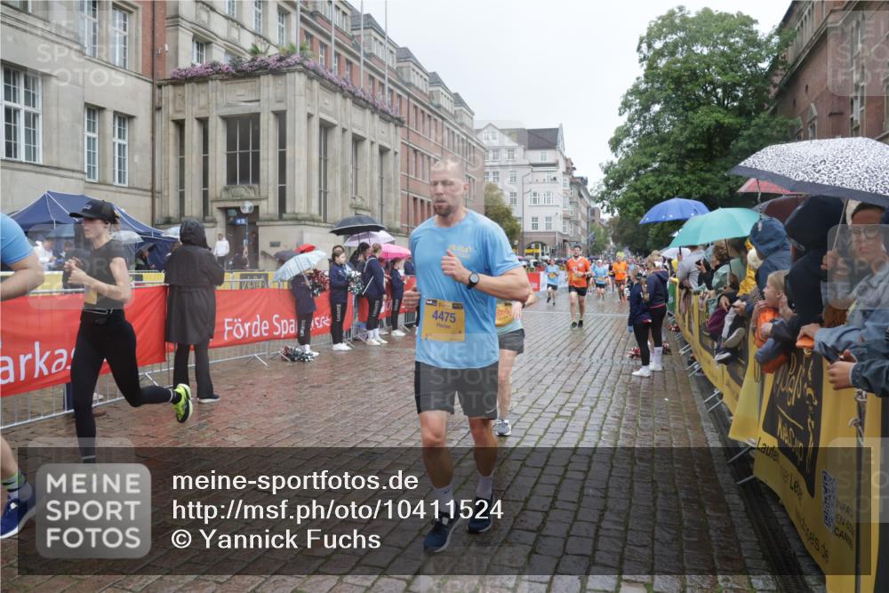13.09.2026 - Kiel Lauf Yannick Fuchs http://msf.ph/oto/10411524 13.09.2026 10:42:41 Ziel 1680, 1975, 2239, 2273, 2507, 3036, 3474, 3821, 4451, 5450, 5476, 5911, 5933, 5952, 6147, 6196, 6320, 6567, 6615, 6839, 7014, 7685, 7692, 8418, 8458, 8635, 8758, 8759, 8847, 10112, 10272, 10328, 10558, 10711, 11164, 11770, 12001, 12155, 150, 239, 294, 757, 1245, 1328, 1638, 2224, 2314, 2665, 2745, 2820, 2972, 3254, 3367, 4034, 4320, 4352, 4399, 4475, 4513, 4919, 5155, 5636, 5669, 5802, 5877, 6020, 6088, 6587, 6677, 6678, 7187, 7299, 7586, 8304, 9152, 2427, 5155 meine-sportfotos.de