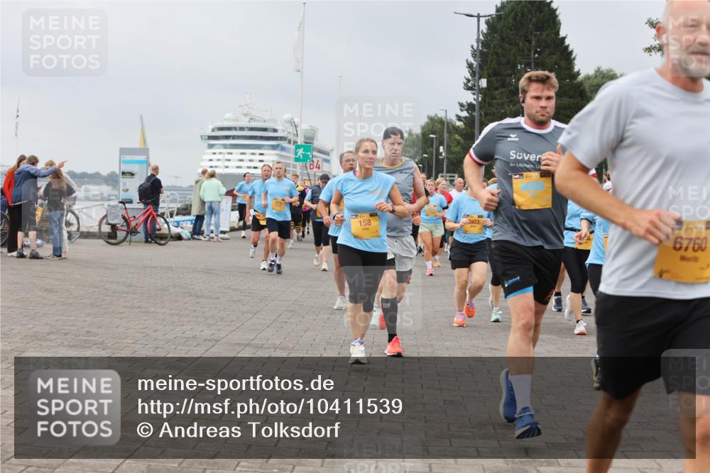 13.09.2026 - Kiel Lauf Andreas Tolksdorf http://msf.ph/oto/10411539 13.09.2026 10:02:06 Kiellinie 4, 158, 903, 6980, 6760 meine-sportfotos.de