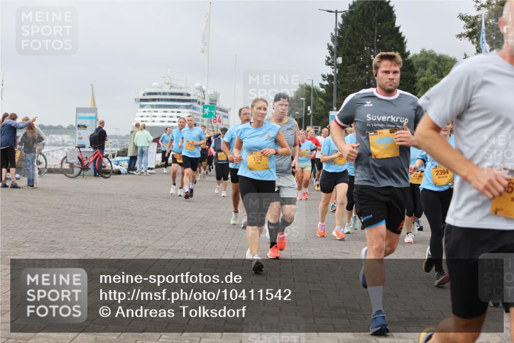 13.09.2026 - Kiel Lauf Andreas Tolksdorf http://msf.ph/oto/10411542 13.09.2026 10:02:06 Kiellinie 158, 2738, 2394, 6 meine-sportfotos.de