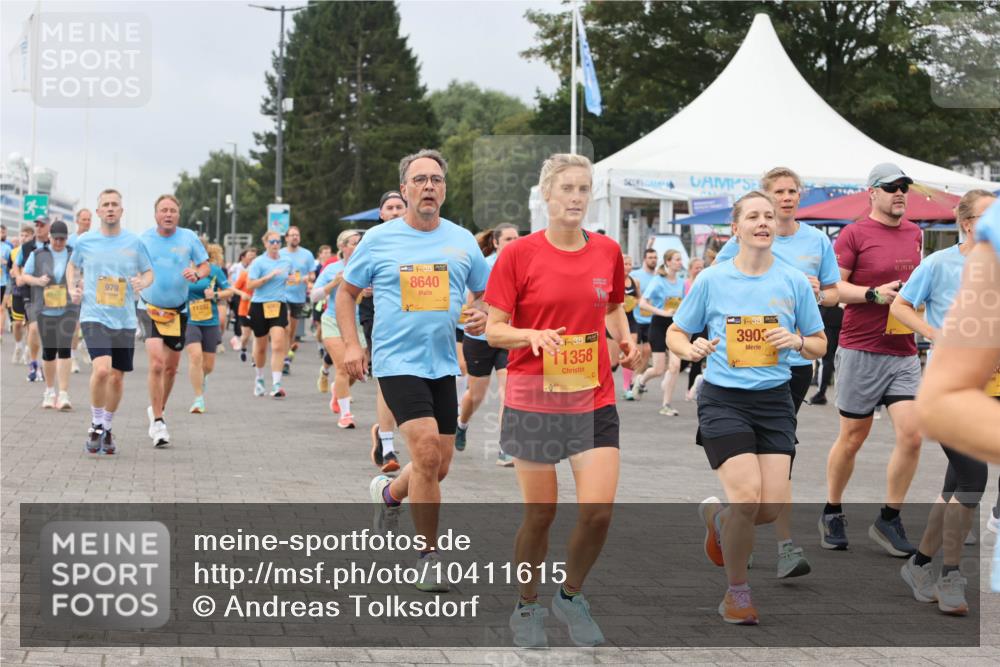 13.09.2026 - Kiel Lauf Andreas Tolksdorf http://msf.ph/oto/10411615 13.09.2026 10:02:09 Kiellinie 979, 2133, 39, 8640, 38, 1358, 38, 3903, 42, 195 meine-sportfotos.de