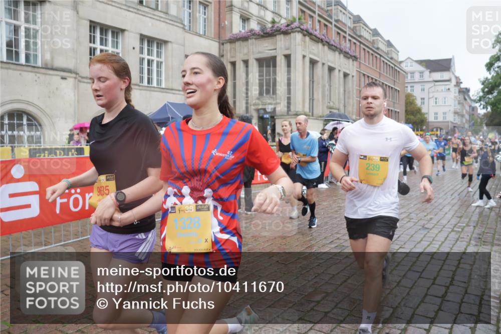 13.09.2026 - Kiel Lauf Yannick Fuchs http://msf.ph/oto/10411670 13.09.2026 10:42:50 Ziel 1680, 1975, 2239, 2273, 2999, 3036, 3260, 3584, 4120, 5450, 5814, 5911, 5933, 6129, 6136, 6147, 6320, 6567, 6839, 7014, 7422, 7657, 7692, 7814, 8759, 9341, 10485, 10667, 10711, 11164, 11643, 12208, 12279, 12825, 12827, 239, 757, 1245, 1328, 1638, 2224, 2314, 2507, 2745, 2820, 3036, 3254, 3367, 3474, 3821, 4034, 4320, 4352, 4451, 4919, 5476, 5636, 5802, 5877, 5952, 6020, 6088, 6196, 6615, 7014, 7187, 7299, 7586, 7685, 8304, 9152, 2427, 5437, 5155, 7475, 8034, 9420 meine-sportfotos.de