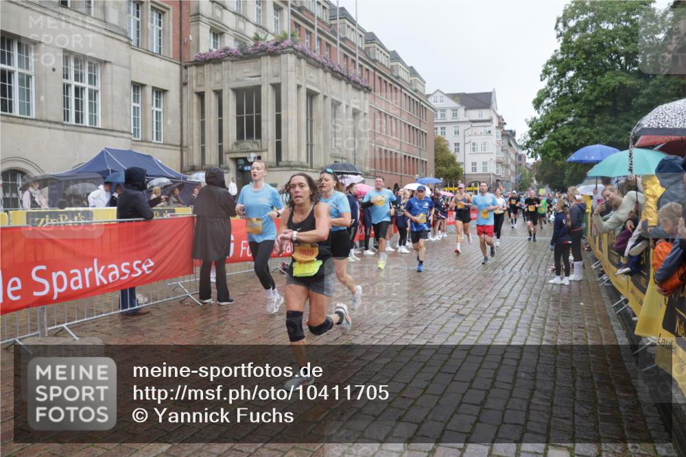 13.09.2026 - Kiel Lauf Yannick Fuchs http://msf.ph/oto/10411705 13.09.2026 10:42:53 Ziel 1975, 2273, 2627, 2999, 3260, 3572, 3584, 4120, 5298, 5450, 5814, 5911, 5933, 6129, 6136, 6320, 6567, 6839, 7188, 7422, 7555, 7657, 7692, 7814, 8287, 8759, 9177, 9341, 10485, 10667, 11129, 11643, 12208, 12279, 12825, 12827, 757, 1245, 1638, 1680, 2224, 2239, 2273, 2314, 2507, 2745, 2820, 3036, 3474, 3821, 4034, 4320, 4352, 4451, 5450, 5476, 5636, 5877, 5952, 6020, 6088, 6147, 6196, 6615, 6839, 7014, 7187, 7299, 7586, 7685, 8304, 9152, 2427, 5437, 9420 meine-sportfotos.de