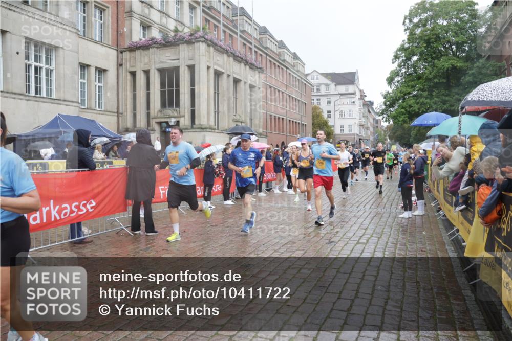 13.09.2026 - Kiel Lauf Yannick Fuchs http://msf.ph/oto/10411722 13.09.2026 10:42:54 Ziel 1975, 2627, 2999, 3248, 3260, 3572, 3584, 4120, 5298, 5814, 5911, 5933, 6129, 6136, 6320, 6567, 7188, 7422, 7555, 7657, 7692, 7814, 8287, 8759, 9177, 9341, 10485, 10667, 11129, 11146, 11643, 11726, 12208, 12279, 12825, 12827, 757, 1245, 1638, 1680, 2224, 2239, 2273, 2314, 2507, 2745, 2820, 3036, 3474, 3821, 4034, 4320, 4352, 4451, 5450, 5476, 5636, 5877, 5911, 5933, 5952, 6088, 6147, 6196, 6615, 6839, 7014, 7187, 7299, 7586, 7685, 8304, 9152, 2427, 5437 meine-sportfotos.de