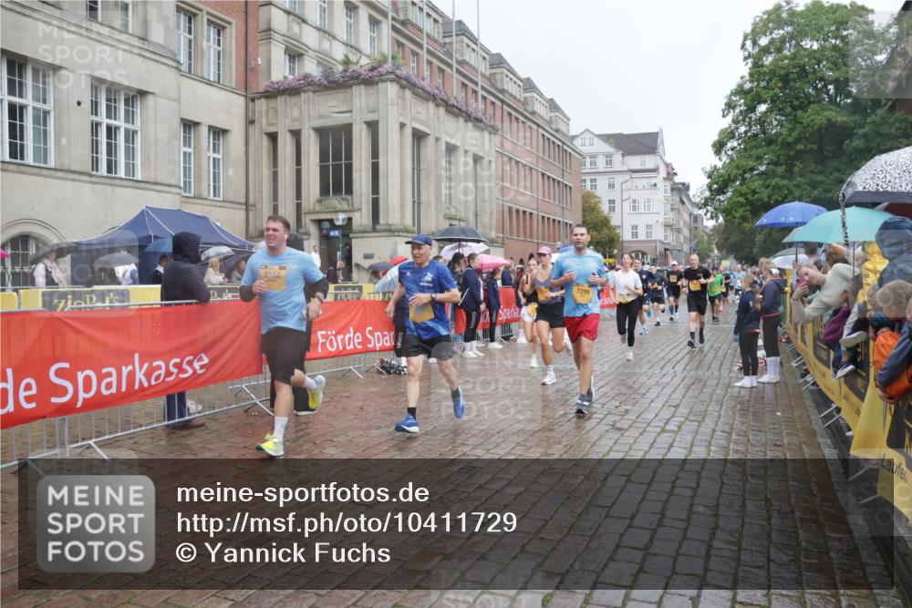 13.09.2026 - Kiel Lauf Yannick Fuchs http://msf.ph/oto/10411729 13.09.2026 10:42:54 Ziel 1975, 2627, 2999, 3248, 3260, 3572, 3584, 4120, 5298, 5814, 5911, 5933, 6129, 6136, 6320, 6567, 7188, 7422, 7555, 7657, 7692, 7814, 8287, 8759, 9177, 9341, 10485, 10667, 11129, 11146, 11643, 11726, 12208, 12279, 12825, 12827, 757, 1245, 1638, 1680, 2224, 2239, 2273, 2314, 2507, 2745, 2820, 3036, 3474, 3821, 4034, 4320, 4352, 4451, 5450, 5476, 5636, 5877, 5911, 5933, 5952, 6088, 6147, 6196, 6615, 6839, 7014, 7187, 7299, 7586, 7685, 8304, 9152, 2427, 5437 meine-sportfotos.de