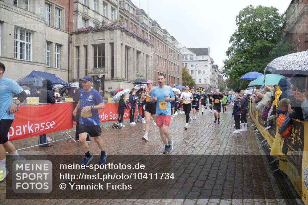 13.09.2026 - Kiel Lauf Yannick Fuchs http://msf.ph/oto/10411734 13.09.2026 10:42:55 Ziel 1975, 2481, 2627, 2999, 3248, 3260, 3572, 3584, 4120, 5298, 5814, 6121, 6129, 6136, 6320, 6567, 7188, 7422, 7555, 7657, 7692, 7814, 8287, 8759, 9177, 9341, 10485, 10667, 11129, 11146, 11643, 11726, 11984, 12208, 12279, 12825, 12827, 757, 1245, 1638, 1680, 1975, 2224, 2239, 2273, 2314, 2507, 2745, 3036, 3474, 3821, 4034, 4320, 4352, 4451, 5450, 5476, 5636, 5877, 5911, 5933, 5952, 6088, 6147, 6196, 6320, 6567, 6615, 6839, 7014, 7187, 7299, 7586, 7685, 8304, 9152, 2427, 5437 meine-sportfotos.de