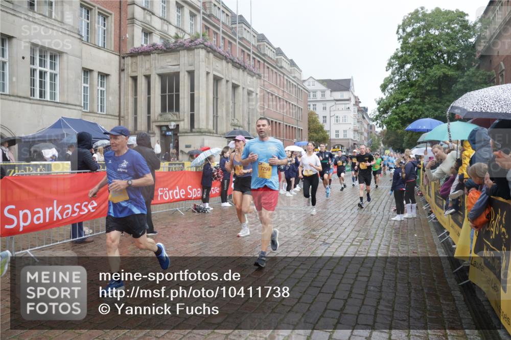 13.09.2026 - Kiel Lauf Yannick Fuchs http://msf.ph/oto/10411738 13.09.2026 10:42:55 Ziel 1975, 2481, 2627, 2999, 3248, 3260, 3572, 3584, 4120, 5298, 5814, 6121, 6129, 6136, 6320, 6567, 7188, 7422, 7555, 7657, 7692, 7814, 8287, 8759, 9177, 9341, 10485, 10667, 11129, 11146, 11643, 11726, 11984, 12208, 12279, 12825, 12827, 757, 1245, 1638, 1680, 1975, 2224, 2239, 2273, 2314, 2507, 2745, 3036, 3474, 3821, 4034, 4320, 4352, 4451, 5450, 5476, 5636, 5877, 5911, 5933, 5952, 6088, 6147, 6196, 6320, 6567, 6615, 6839, 7014, 7187, 7299, 7586, 7685, 8304, 9152, 2427, 5437 meine-sportfotos.de