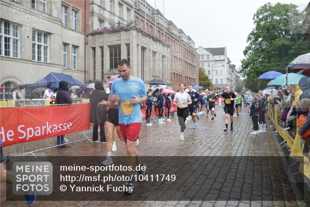 13.09.2026 - Kiel Lauf Yannick Fuchs http://msf.ph/oto/10411749 13.09.2026 10:42:56 Ziel 2427, 2481, 2627, 2999, 3248, 3260, 3572, 3584, 4120, 5298, 5814, 6121, 6129, 6136, 6179, 7188, 7422, 7555, 7657, 7692, 7814, 8287, 8759, 9177, 9341, 10485, 10667, 11129, 11146, 11344, 11643, 11726, 11984, 12208, 12279, 12825, 12827, 757, 1638, 1680, 1975, 2224, 2239, 2273, 2314, 2507, 2745, 3036, 3474, 3821, 4034, 4320, 4352, 4451, 5450, 5476, 5636, 5877, 5911, 5933, 5952, 6088, 6147, 6196, 6320, 6567, 6615, 6839, 7014, 7187, 7299, 7586, 7685, 7692, 8304, 9152, 5437 meine-sportfotos.de