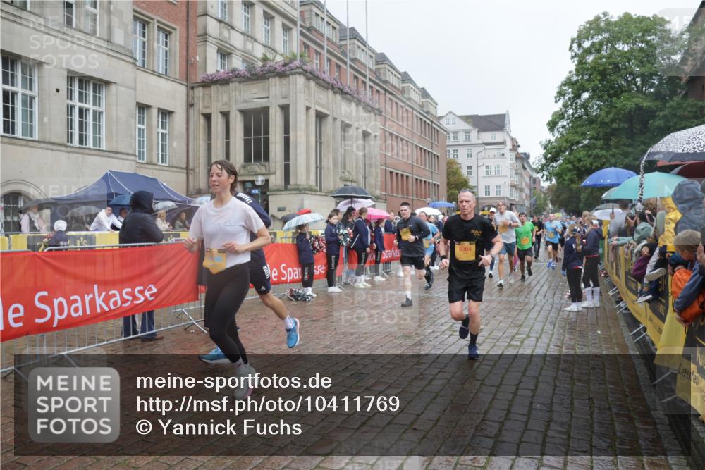 13.09.2026 - Kiel Lauf Yannick Fuchs http://msf.ph/oto/10411769 13.09.2026 10:42:57 Ziel 2427, 2481, 2627, 2999, 3248, 3260, 3572, 3584, 4120, 5298, 5437, 5814, 6121, 6129, 6136, 6179, 7188, 7422, 7555, 7657, 7814, 8287, 9177, 9341, 9483, 10485, 10667, 11129, 11146, 11344, 11643, 11726, 11984, 12187, 12208, 12279, 12825, 12827, 757, 1638, 1680, 1975, 2224, 2239, 2273, 2314, 2507, 2745, 3036, 3474, 3584, 3821, 4034, 4320, 4352, 4451, 5450, 5476, 5636, 5877, 5911, 5933, 5952, 6088, 6147, 6196, 6320, 6567, 6615, 6839, 7014, 7187, 7299, 7586, 7685, 7692, 8304 meine-sportfotos.de
