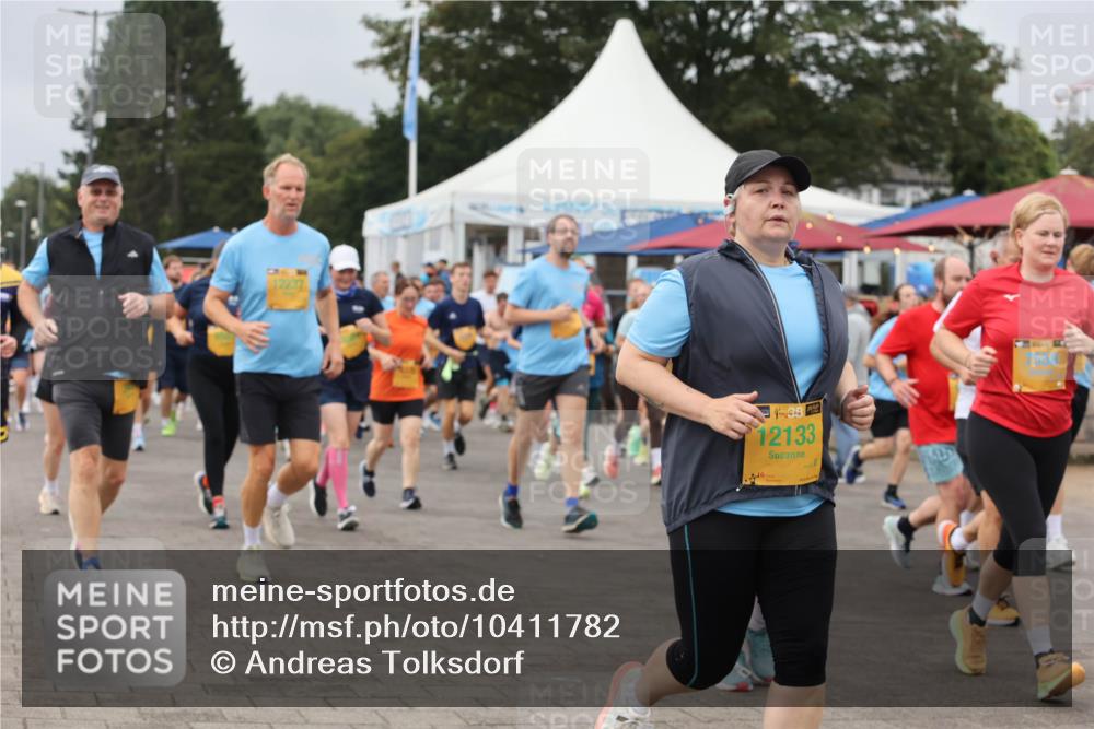 13.09.2026 - Kiel Lauf Andreas Tolksdorf http://msf.ph/oto/10411782 13.09.2026 10:02:14 Kiellinie 12237, 38, 12133, 7558 meine-sportfotos.de