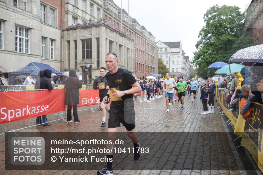 13.09.2026 - Kiel Lauf Yannick Fuchs http://msf.ph/oto/10411783 13.09.2026 10:42:58 Ziel 2427, 2481, 2627, 2999, 3248, 3260, 3572, 4120, 5298, 5437, 5814, 6121, 6129, 6136, 6179, 7188, 7422, 7555, 7657, 7814, 8287, 9177, 9483, 10485, 11129, 11146, 11344, 11643, 11726, 11984, 12187, 12208, 12279, 12827, 757, 1638, 1680, 1975, 2239, 2273, 2507, 2745, 3036, 3474, 3584, 3821, 4034, 4320, 4352, 4451, 5450, 5476, 5636, 5877, 5911, 5933, 5952, 6088, 6147, 6196, 6320, 6567, 6615, 6839, 7014, 7187, 7586, 7685, 7692, 8304, 2887 meine-sportfotos.de