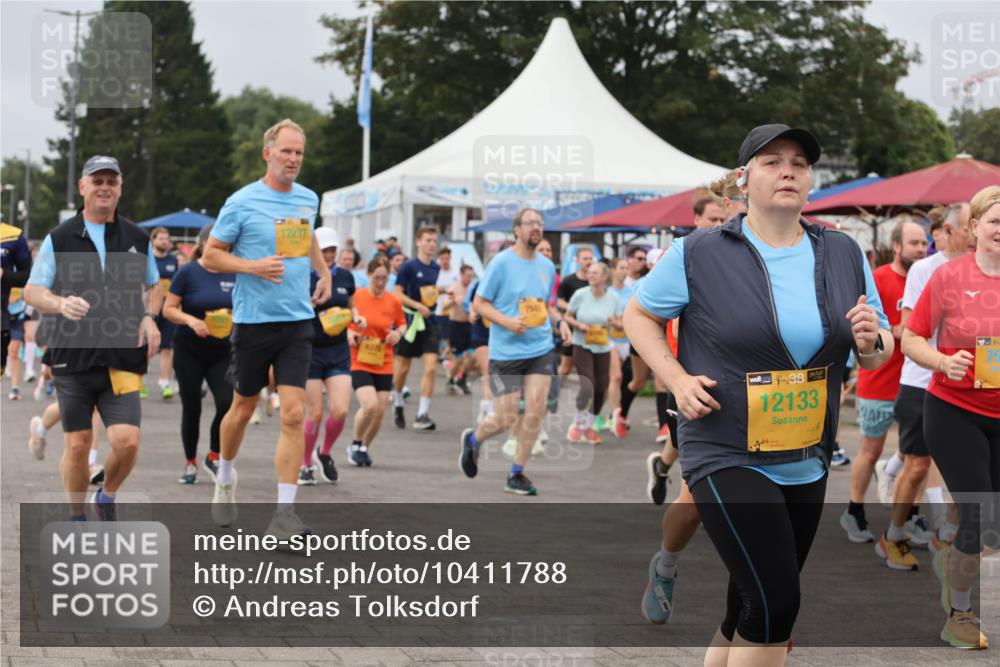 13.09.2026 - Kiel Lauf Andreas Tolksdorf http://msf.ph/oto/10411788 13.09.2026 10:02:14 Kiellinie 12237, 615, 138, 12133 meine-sportfotos.de