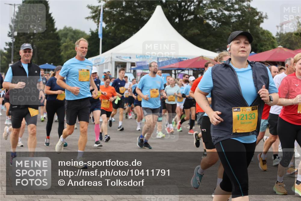 13.09.2026 - Kiel Lauf Andreas Tolksdorf http://msf.ph/oto/10411791 13.09.2026 10:02:14 Kiellinie 12237, 6375, 7945, 38, 12133 meine-sportfotos.de