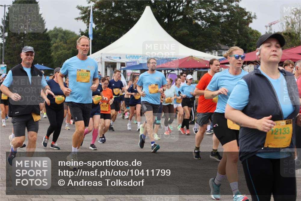 13.09.2026 - Kiel Lauf Andreas Tolksdorf http://msf.ph/oto/10411799 13.09.2026 10:02:15 Kiellinie 38, 12237, 6583, 3084, 6375, 7945, 12133 meine-sportfotos.de