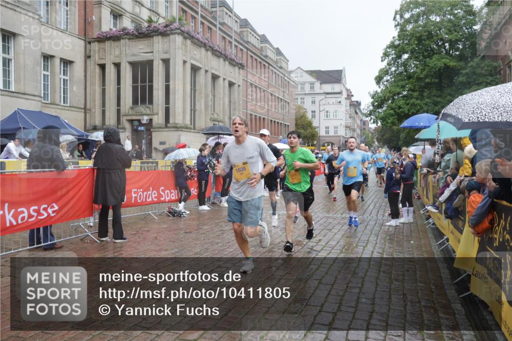 13.09.2026 - Kiel Lauf Yannick Fuchs http://msf.ph/oto/10411805 13.09.2026 10:42:59 Ziel 2427, 2481, 2627, 2999, 3248, 3260, 3572, 4120, 5298, 5437, 5814, 6121, 6129, 6136, 6179, 7188, 7555, 7657, 7814, 8287, 9177, 9483, 10485, 11129, 11146, 11344, 11643, 11726, 11984, 12187, 12208, 12279, 12827, 757, 1638, 1680, 1975, 2239, 2273, 2507, 2745, 3036, 3260, 3474, 3584, 3821, 4034, 4320, 4352, 4451, 5450, 5476, 5636, 5877, 5911, 5933, 5952, 6088, 6129, 6136, 6147, 6196, 6320, 6567, 6615, 6839, 7014, 7187, 7586, 7685, 7692, 8304, 1178, 2887 meine-sportfotos.de
