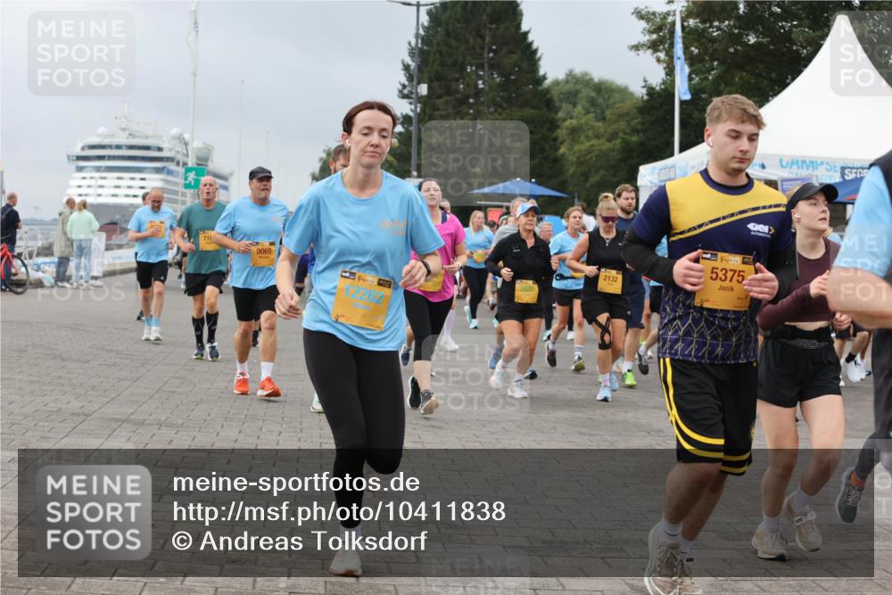 13.09.2026 - Kiel Lauf Andreas Tolksdorf http://msf.ph/oto/10411838 13.09.2026 10:02:17 Kiellinie 715, 9069, 38, 12262, 2637, 2132, 38, 5375 meine-sportfotos.de
