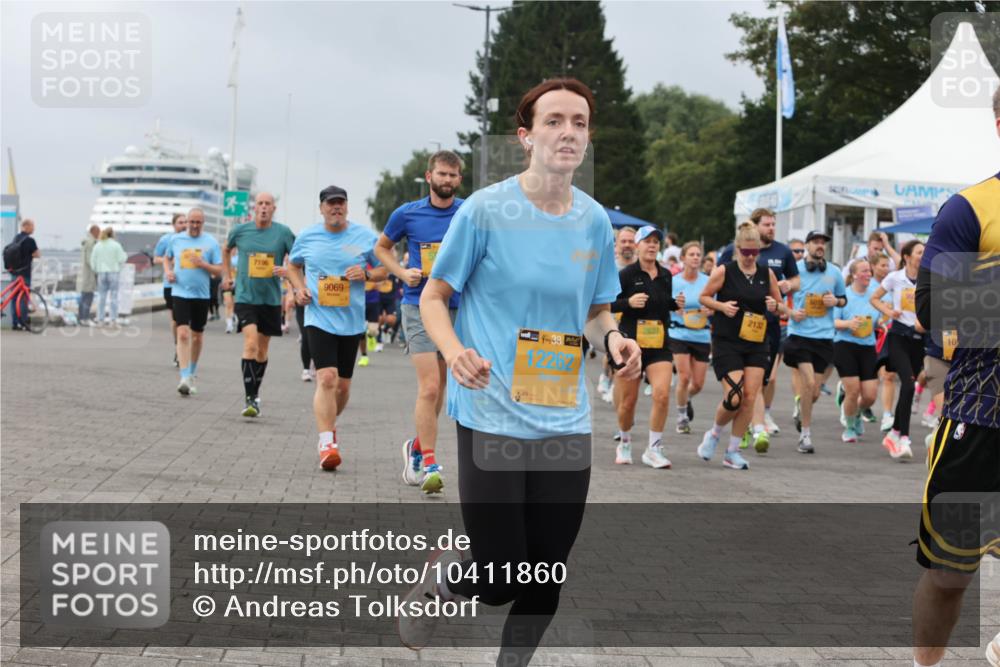 13.09.2026 - Kiel Lauf Andreas Tolksdorf http://msf.ph/oto/10411860 13.09.2026 10:02:17 Kiellinie 7196, 9069, 38, 12262, 2132, 10 meine-sportfotos.de