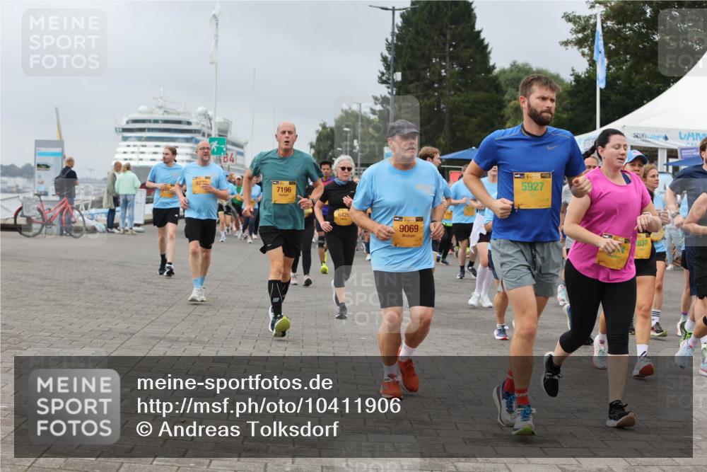 13.09.2026 - Kiel Lauf Andreas Tolksdorf http://msf.ph/oto/10411906 13.09.2026 10:02:19 Kiellinie 927, 4, 7196, 6426, 38, 9069, 38, 5927, 2637 meine-sportfotos.de
