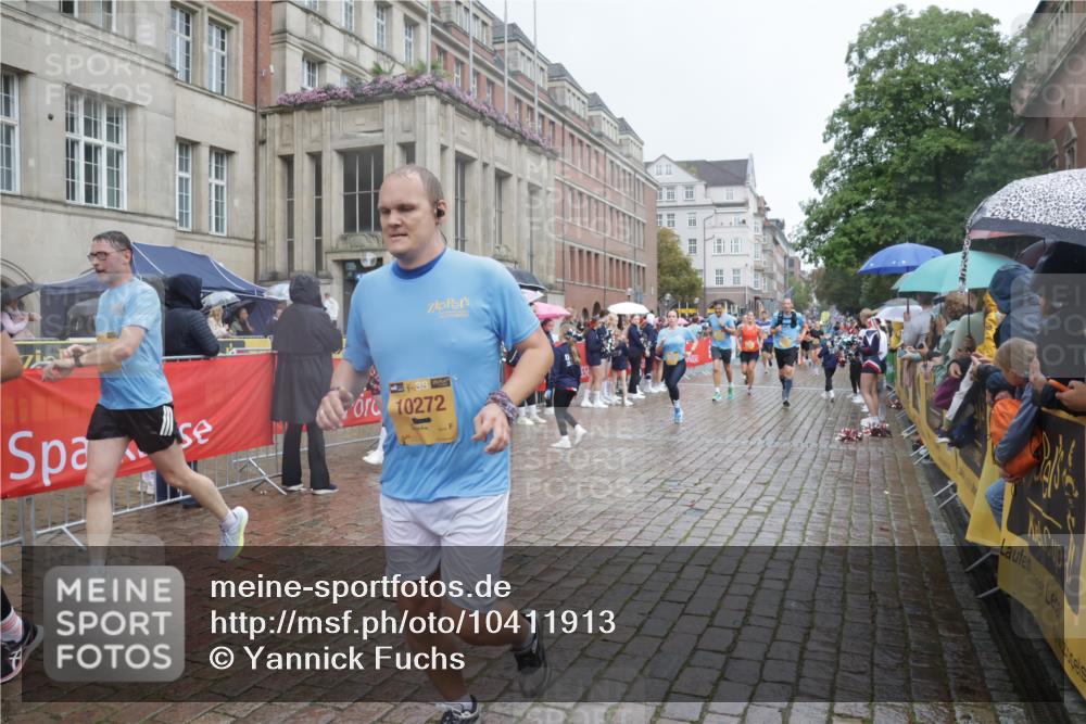 13.09.2026 - Kiel Lauf Yannick Fuchs http://msf.ph/oto/10411913 13.09.2026 10:43:07 Ziel 610, 1290, 1931, 2376, 2427, 2481, 2502, 2627, 2633, 2954, 3248, 3572, 3976, 4825, 5298, 5414, 5437, 6121, 6139, 6179, 6439, 6713, 7555, 9483, 9627, 9632, 10812, 11146, 11344, 11726, 11971, 11984, 12165, 12187, 12480, 12824, 1680, 1975, 2239, 2273, 2507, 2999, 3036, 3260, 3474, 3572, 3584, 3821, 4120, 4451, 5450, 5476, 5814, 5911, 5933, 5952, 6129, 6136, 6147, 6196, 6320, 6567, 6615, 6839, 7014, 7685, 7692, 485, 681, 1178, 2131, 2887 meine-sportfotos.de