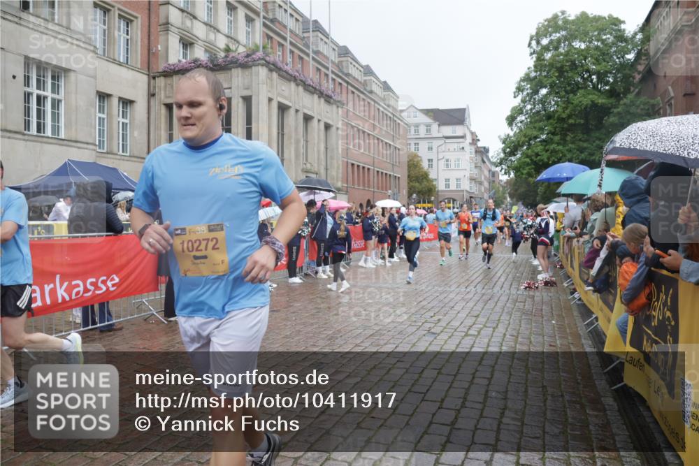 13.09.2026 - Kiel Lauf Yannick Fuchs http://msf.ph/oto/10411917 13.09.2026 10:43:07 Ziel 610, 1290, 1931, 2376, 2427, 2481, 2502, 2627, 2633, 2954, 3248, 3572, 3976, 4825, 5298, 5414, 5437, 6121, 6139, 6179, 6439, 6713, 7555, 9483, 9627, 9632, 10812, 11146, 11344, 11726, 11971, 11984, 12165, 12187, 12480, 12824, 1680, 1975, 2239, 2273, 2507, 2999, 3036, 3260, 3474, 3572, 3584, 3821, 4120, 4451, 5450, 5476, 5814, 5911, 5933, 5952, 6129, 6136, 6147, 6196, 6320, 6567, 6615, 6839, 7014, 7685, 7692, 485, 681, 1178, 2131, 2887 meine-sportfotos.de