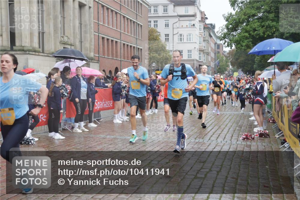 13.09.2026 - Kiel Lauf Yannick Fuchs http://msf.ph/oto/10411941 13.09.2026 10:43:09 Ziel 245, 610, 1121, 1290, 1931, 2376, 2427, 2481, 2502, 2633, 2954, 3169, 3248, 3976, 4825, 5070, 5414, 5437, 6121, 6139, 6179, 6439, 6492, 6713, 9483, 9627, 9632, 10812, 10955, 11146, 11344, 11635, 11726, 11971, 11984, 12040, 12165, 12187, 12480, 12824, 1680, 1975, 2239, 2273, 2627, 2999, 3036, 3248, 3260, 3474, 3572, 3584, 4120, 5298, 5450, 5814, 5911, 5933, 5952, 6129, 6136, 6147, 6196, 6320, 6567, 6839, 7014, 7685, 7692, 485, 681, 1178, 2131, 2887 meine-sportfotos.de
