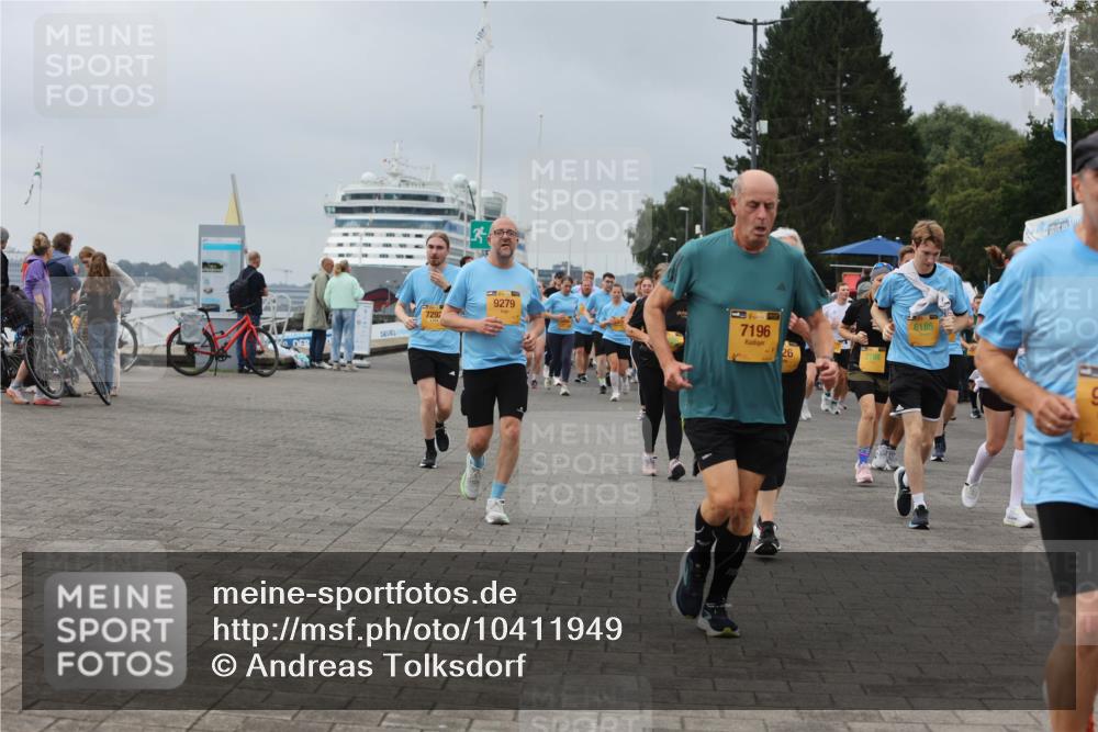 13.09.2026 - Kiel Lauf Andreas Tolksdorf http://msf.ph/oto/10411949 13.09.2026 10:02:20 Kiellinie 7297, 9279, 39, 7196, 26, 6185 meine-sportfotos.de