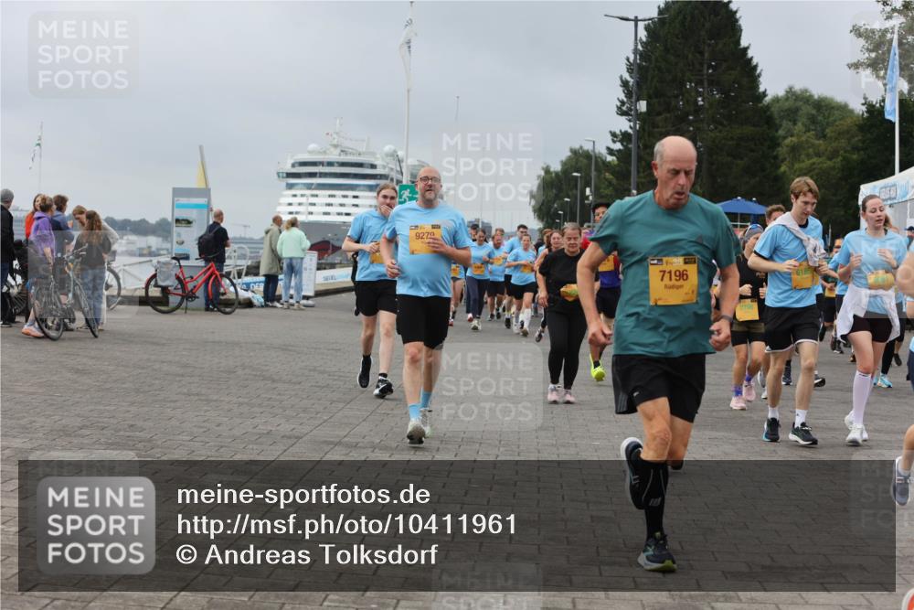 13.09.2026 - Kiel Lauf Andreas Tolksdorf http://msf.ph/oto/10411961 13.09.2026 10:02:20 Kiellinie 9279, 7196, 2798, 6185 meine-sportfotos.de