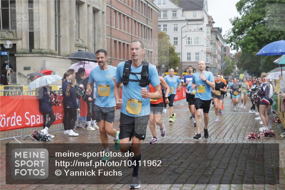 13.09.2026 - Kiel Lauf Yannick Fuchs http://msf.ph/oto/10411962 13.09.2026 10:43:10 Ziel 245, 534, 610, 1069, 1121, 1290, 1931, 2376, 2427, 2481, 2502, 2633, 2954, 3169, 3976, 4124, 4825, 5070, 5414, 5437, 6121, 6139, 6179, 6231, 6439, 6492, 6713, 8511, 9483, 9627, 9632, 10812, 10955, 11344, 11635, 11971, 11984, 12040, 12165, 12187, 12480, 12824, 1680, 1975, 2239, 2273, 2481, 2627, 2999, 3036, 3248, 3260, 3474, 3572, 3584, 4120, 5298, 5450, 5814, 5911, 5933, 5952, 6121, 6129, 6136, 6147, 6196, 6320, 6567, 6839, 7014, 7685, 7692, 485, 681, 1178, 2131, 2887 meine-sportfotos.de