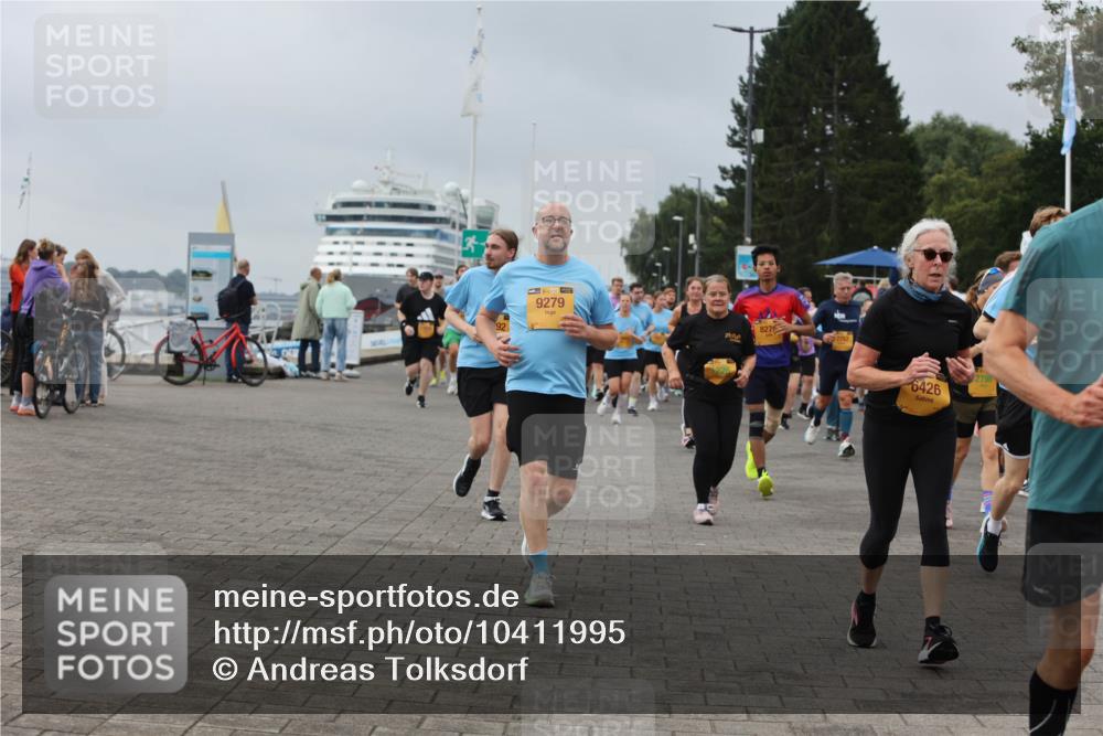 13.09.2026 - Kiel Lauf Andreas Tolksdorf http://msf.ph/oto/10411995 13.09.2026 10:02:21 Kiellinie 1, 39, 9279, 8275, 6426, 2798 meine-sportfotos.de
