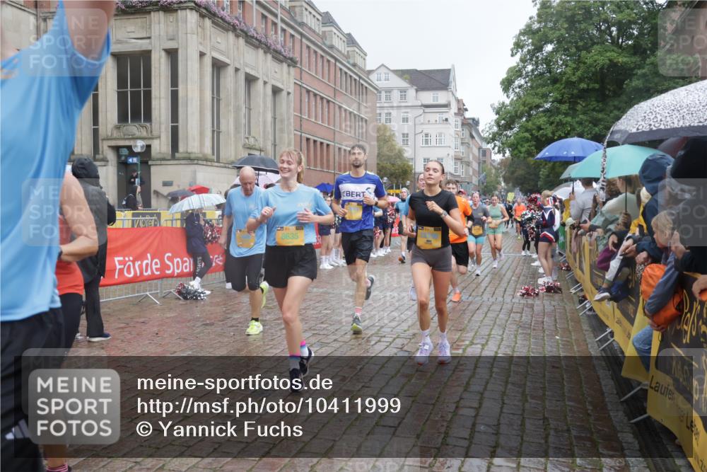 13.09.2026 - Kiel Lauf Yannick Fuchs http://msf.ph/oto/10411999 13.09.2026 10:43:13 Ziel 245, 534, 610, 1069, 1121, 1290, 1931, 2376, 2502, 2633, 2887, 2954, 3169, 3911, 3976, 4124, 4825, 5070, 5414, 5679, 6139, 6231, 6439, 6492, 6655, 6713, 8038, 8511, 9627, 9632, 10812, 10955, 11010, 11162, 11635, 11971, 12040, 12165, 12480, 12824, 1680, 1975, 2239, 2273, 2427, 2481, 2627, 2999, 3036, 3248, 3260, 3474, 3572, 3584, 4120, 5298, 5437, 5450, 5814, 5911, 5933, 6121, 6129, 6136, 6147, 6320, 6567, 6839, 7014, 7685, 7692, 485, 681, 1178, 2131 meine-sportfotos.de