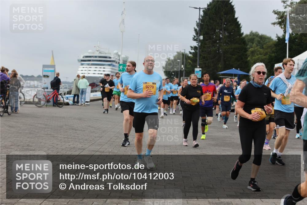 13.09.2026 - Kiel Lauf Andreas Tolksdorf http://msf.ph/oto/10412003 13.09.2026 10:02:21 Kiellinie 38, 9279, 275, 426 meine-sportfotos.de