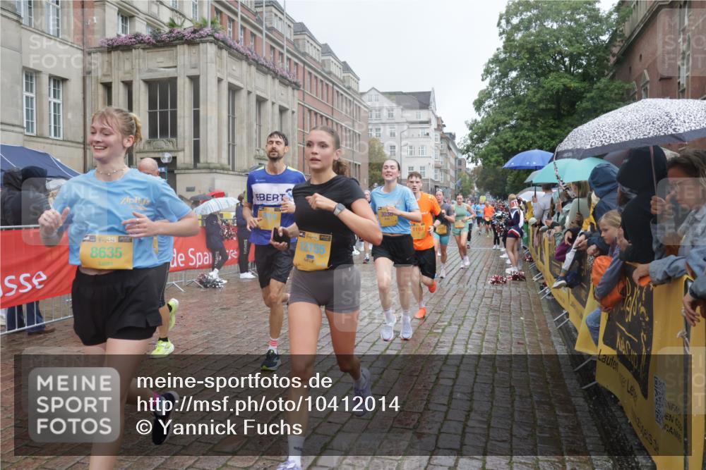 13.09.2026 - Kiel Lauf Yannick Fuchs http://msf.ph/oto/10412014 13.09.2026 10:43:14 Ziel 245, 534, 610, 1069, 1121, 1178, 1290, 1931, 2376, 2502, 2633, 2887, 2954, 3169, 3911, 3976, 4124, 4825, 5070, 5414, 5679, 6139, 6231, 6439, 6492, 6655, 6713, 7262, 8038, 8511, 9627, 9632, 10812, 10955, 11010, 11162, 11635, 11971, 12040, 12165, 12480, 12824, 1680, 1975, 2239, 2273, 2427, 2481, 2627, 2999, 3036, 3248, 3260, 3572, 3584, 4120, 5298, 5437, 5450, 5814, 5911, 5933, 6121, 6129, 6136, 6147, 6320, 6567, 6839, 7014, 7685, 7692, 485, 681, 2131 meine-sportfotos.de