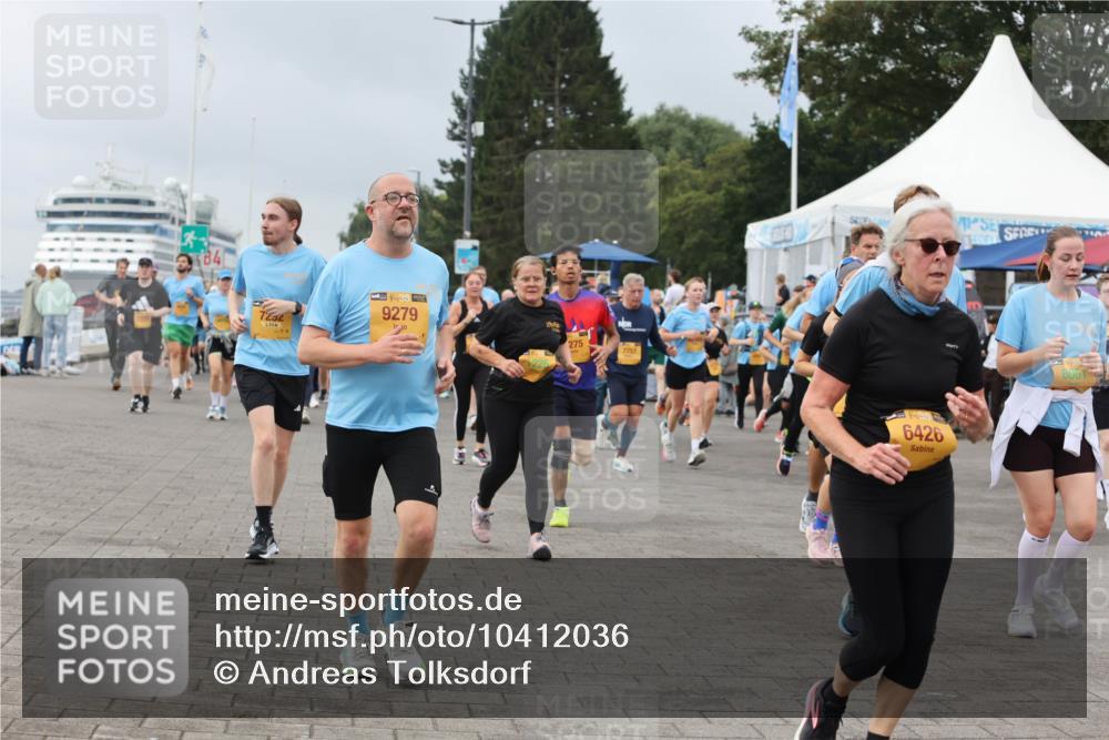 13.09.2026 - Kiel Lauf Andreas Tolksdorf http://msf.ph/oto/10412036 13.09.2026 10:02:22 Kiellinie 7232, 38, 9279, 275, 7757, 6426, 6061 meine-sportfotos.de