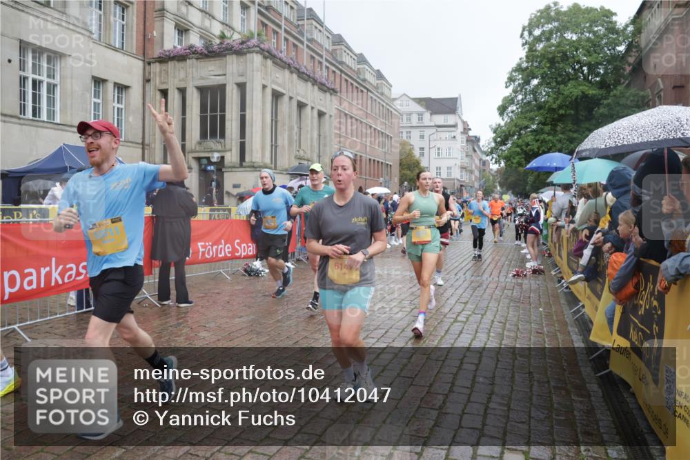 13.09.2026 - Kiel Lauf Yannick Fuchs http://msf.ph/oto/10412047 13.09.2026 10:43:16 Ziel 245, 485, 534, 610, 1069, 1121, 1178, 2131, 2376, 2633, 2887, 2954, 3169, 3911, 3976, 4124, 5070, 5414, 5679, 6139, 6231, 6439, 6492, 6655, 6713, 7262, 8038, 8511, 8825, 9632, 10812, 10955, 11010, 11162, 11566, 11635, 11971, 12040, 12165, 12824, 1290, 1680, 1931, 1975, 2239, 2273, 2427, 2481, 2502, 2627, 2999, 3248, 3260, 3572, 3584, 4120, 4825, 5298, 5437, 5450, 5814, 5911, 5933, 6121, 6129, 6136, 6147, 6320, 6567, 6839, 7692, 681 meine-sportfotos.de