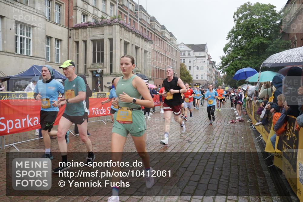 13.09.2026 - Kiel Lauf Yannick Fuchs http://msf.ph/oto/10412061 13.09.2026 10:43:17 Ziel 245, 485, 534, 610, 1069, 1121, 1178, 2119, 2131, 2376, 2633, 2887, 2954, 3169, 3911, 3976, 4124, 4218, 4282, 5070, 5414, 5679, 6139, 6231, 6492, 6655, 6713, 7262, 8038, 8488, 8511, 8825, 9632, 10812, 10955, 11010, 11162, 11566, 11635, 11971, 12040, 12165, 12824, 1290, 1931, 1975, 2239, 2273, 2427, 2481, 2502, 2627, 2999, 3248, 3260, 3572, 3584, 4120, 4825, 5298, 5414, 5437, 5450, 5814, 5911, 5933, 6121, 6129, 6136, 6147, 6320, 6567, 6839, 7692, 681 meine-sportfotos.de