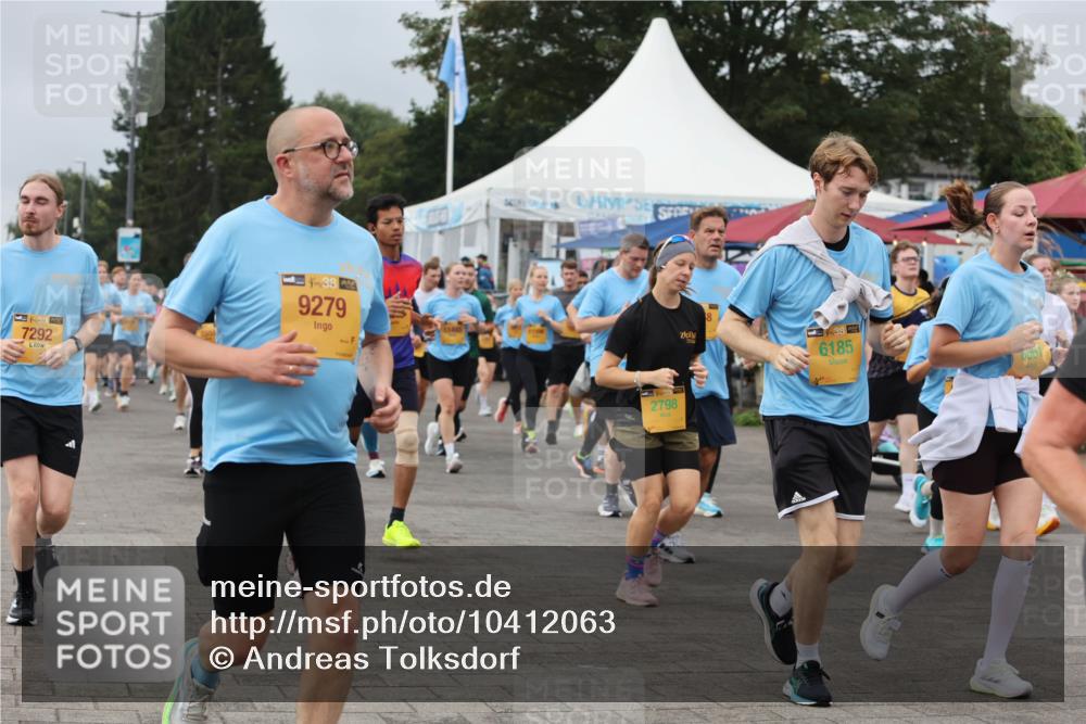 13.09.2026 - Kiel Lauf Andreas Tolksdorf http://msf.ph/oto/10412063 13.09.2026 10:02:23 Kiellinie 7292, 38, 9279, 2798, 8, 38, 6185 meine-sportfotos.de